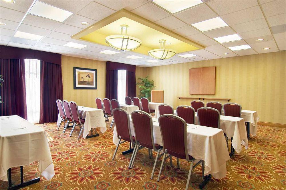 Hampton Inn Petersburg - Southpark Mall Колониал Хайтс Съоръжения снимка