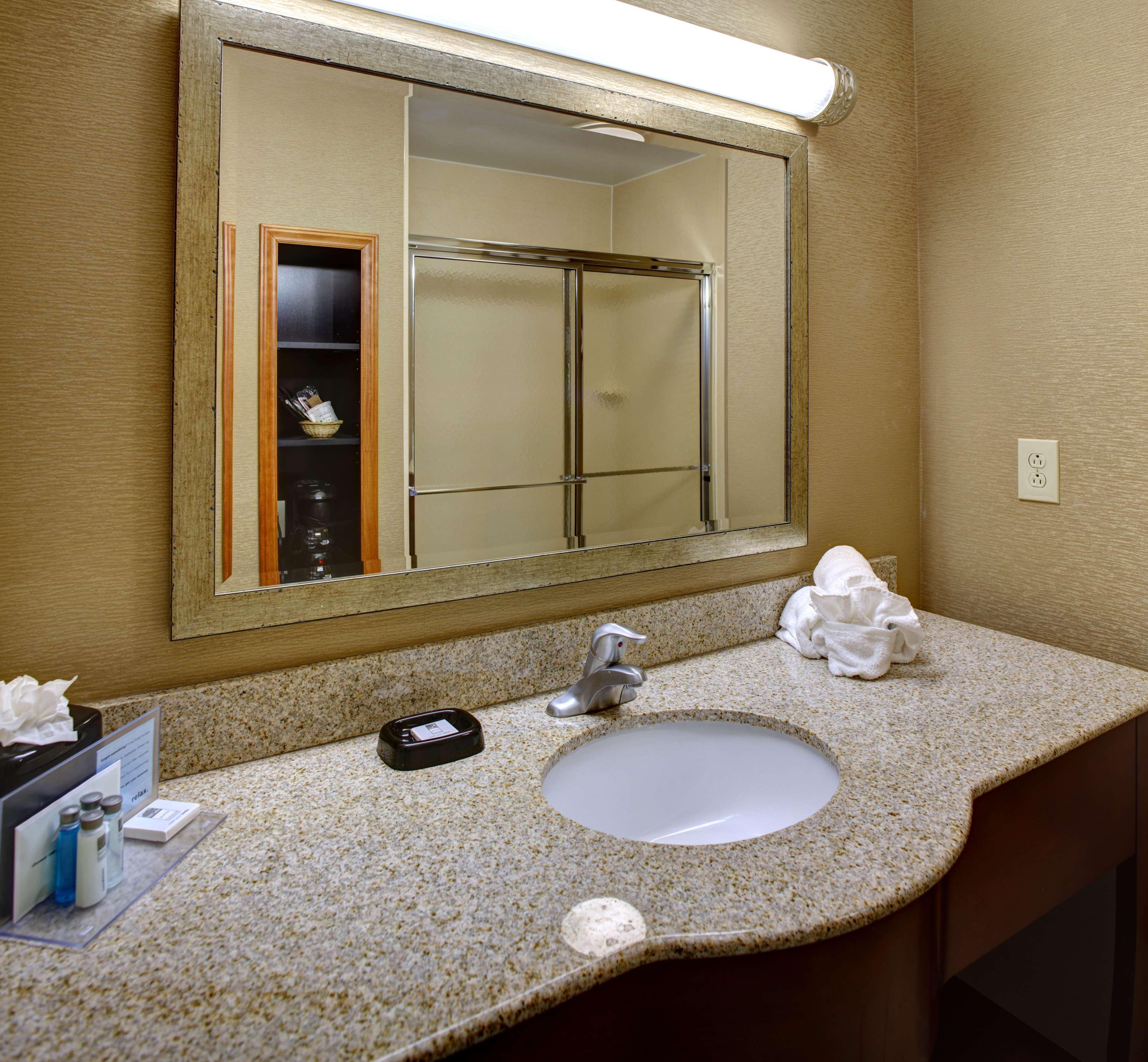 Hampton Inn Petersburg - Southpark Mall Колониал Хайтс Екстериор снимка