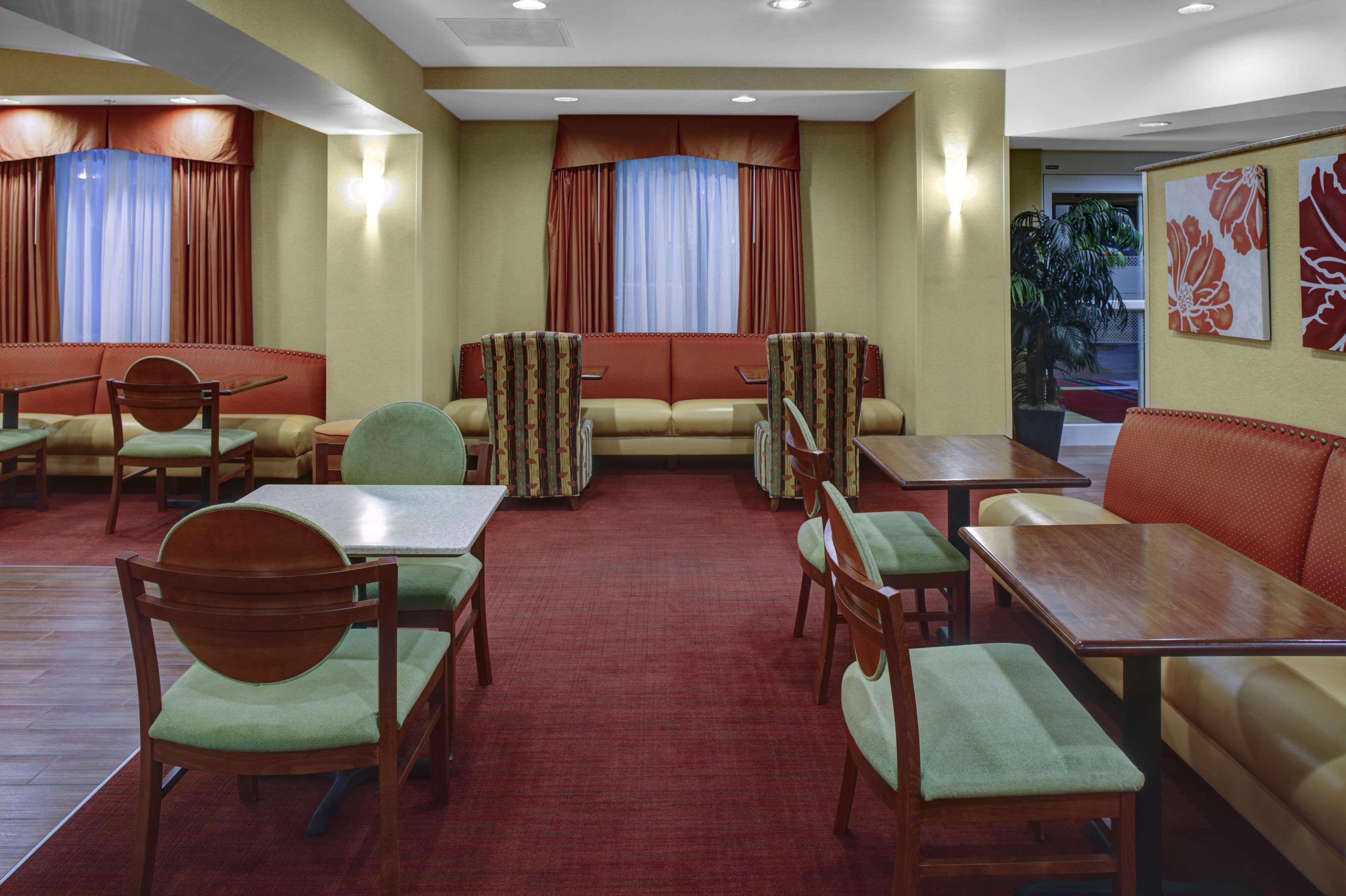Hampton Inn Petersburg - Southpark Mall Колониал Хайтс Екстериор снимка